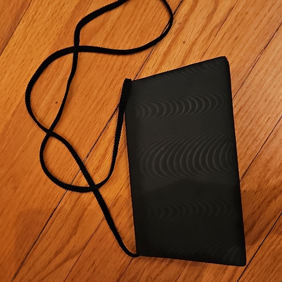 Carla Marchi Black Clutch Bag, gold & pearlescent jewel on front, snap closure - Picture 3 of 7